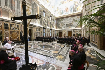Pope Francis speaks with Spanish seminarians