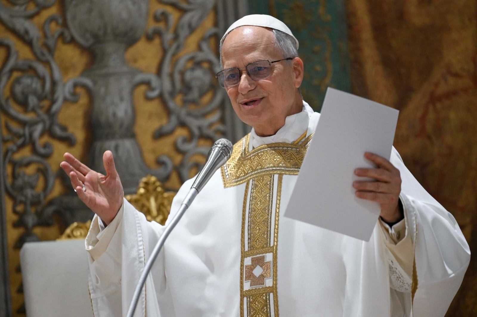 Pope Leo XIV gives the homily at Mass with the cardinale electors in the Sistine Chapel on May 9, 2025.?w=200&h=150