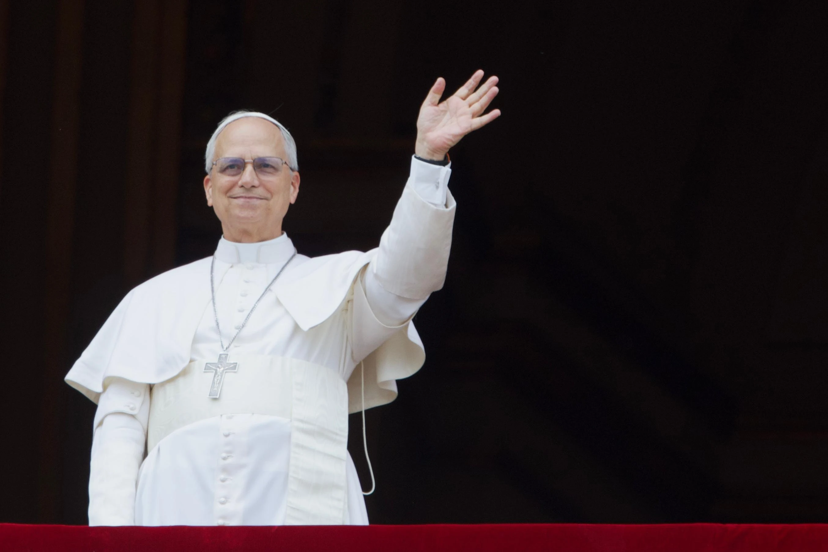 “Have no fear! Trust in the Lord” Pope Leo XIV waves at a massive, jubilant crowd gathered on St. Peter’ s Square for the Regina Coeli on Sunday, May 11, 2025?w=200&h=150