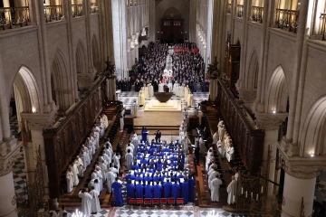 Notre Dame reopening wide shot